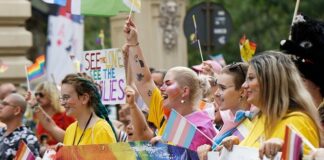 Czy Polska miała kiedyś inną flagę?