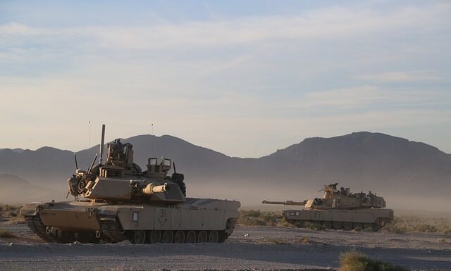 Ile pali Abrams na 100 km?