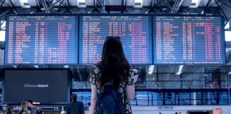 Dlaczego sprawdzają dłonie na lotnisku?