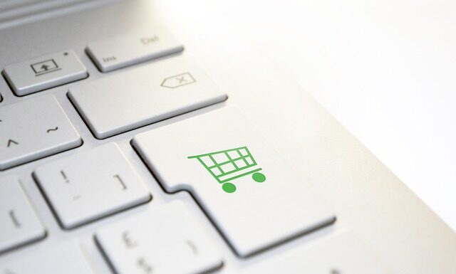 Czy płatność kartą jest traktowana jako przelew?